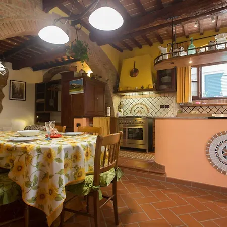 Sunflowers Flat Casale Marittimo